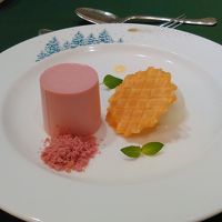 デザートのシャーベットとムース