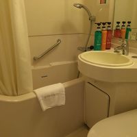 ユニットバス。狭い・・・