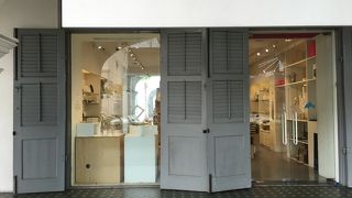 スーパーママ (シンガポール アート ミュージアム店)