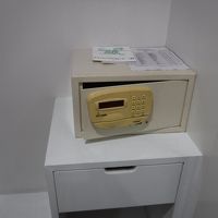 古いけどセイフティボックスあります。