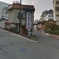 細い道を入ります