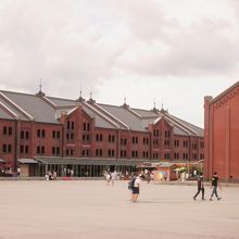 1号館と2号館があります