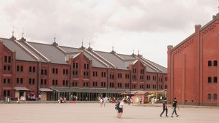 1号館と2号館があります