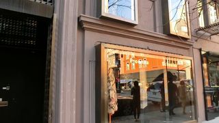 『 クロムハーツ 正規店 ニューヨーク店 』 18K 本物 限定 WG SHIELD NYCチャーム シールド ニューヨーク イカリ トリンケッツ ハート/ 22K クロム ハーツ (ニューヨーク店) クチコミ・アクセス・営業時間