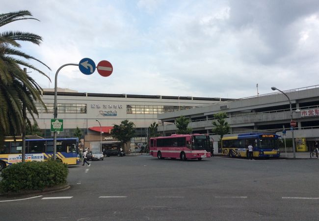 大阪梅田、京都の烏丸・河原町までも30分以内の駅。