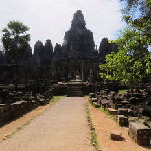 バイヨン寺院の遠景