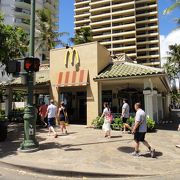 マクドナルド (カラカウア店) 　【McDonald's (Kalakaua)】（ホノルル/ハワイ）