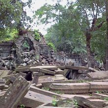 崩壊進行中の遺跡