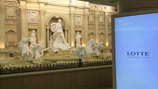 西面にあります