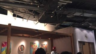 ヒカリエの広いカフェ