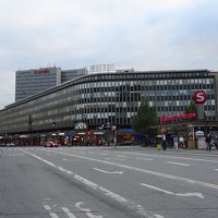 交差点わきにあります　駅のすぐ近くです