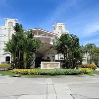 レオパレスリゾートの中心、ホテル棟のエントランス付近