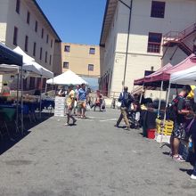 ファーマーズ：終了時間の1時半になると急にお店を閉めます。