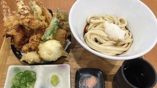 迫力の天ぷら付き うどん ♪