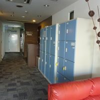 受付前のコインロッカー