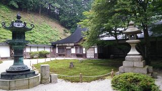 お庭も綺麗な浄土院