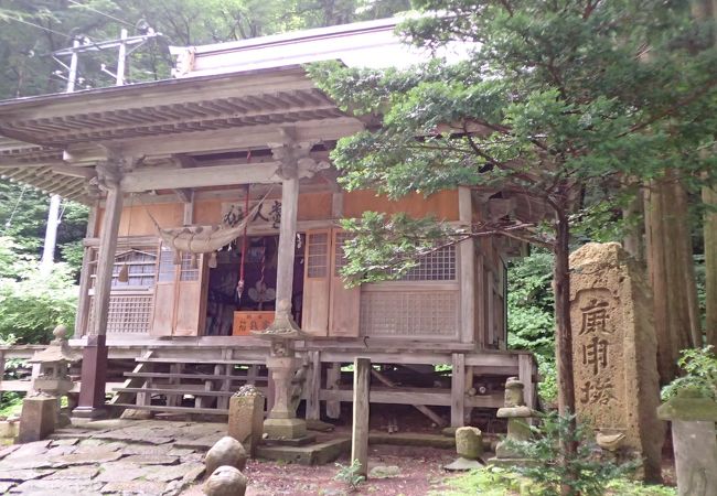 縁結びと銘水のお寺