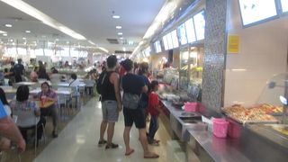 ターミナル２１のフードコートより値段が高い