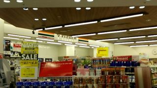 第2ターミナル内にあるセブンイレブン