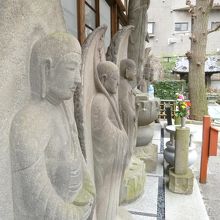 お顔も美しいお静地蔵尊