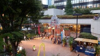 動く歩道の出口