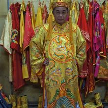 貸衣装。暑い。