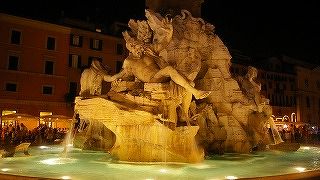 朝は人も疎らでした