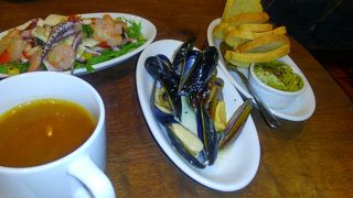 ウーン(-ω-)　ランチは(=_=)　【ミッテラン】