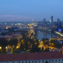 夜景は新市街側が綺麗