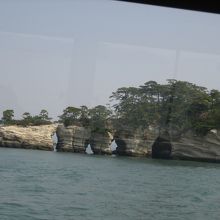 印象的な形の鐘島