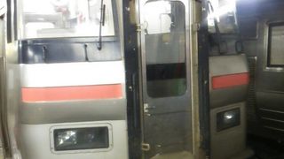 平日の札幌18時03分発普通列車小樽行きは３両編成の為、結構混みます