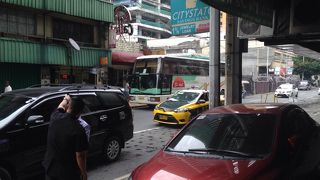 せこい!!プエルトガレラへのバスとボートのチケットを併せたツアーバス