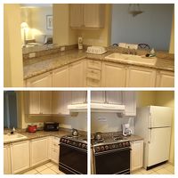 オーブン、４口コンロを備えたフルキッチンです