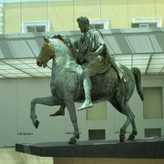 ２階の博物館にマルクス・アウレリウス帝の騎馬像があります
