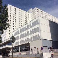 地上から、、大型ホテルです。