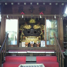 獅子殿に納められている波除獅子は、さすがに威厳が感じられます