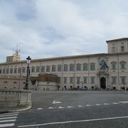 かつてのローマ法王の住居、現在は大統領官邸