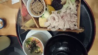 休日はランチすいています