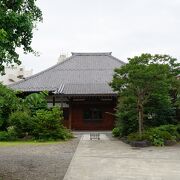越前福井藩の第3代藩主、松平忠昌の母清涼院が開基
