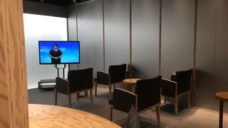 手荷物検査後で便利