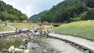 川遊びが出来ます。