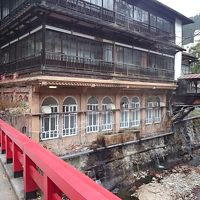 目前が元禄の湯場