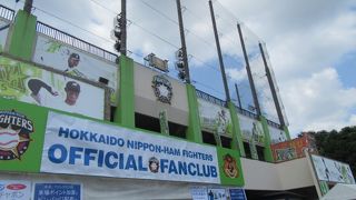 二軍屈指の名球場。交通の便については改善がのぞまれるところ！