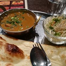 ランチタイムにはカレーセット