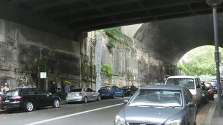 囚人の人が作ったとか