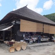 大内宿の集落の入口にあるお土産物屋さんです。