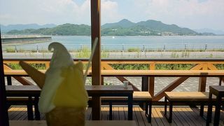 海と島々を眺めながら