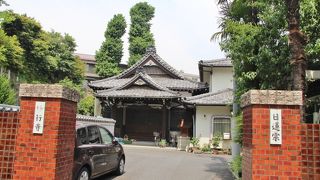 赤レンガの門柱