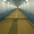 トンネルを歩いて九州上陸