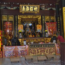 真ん中が媽祖様